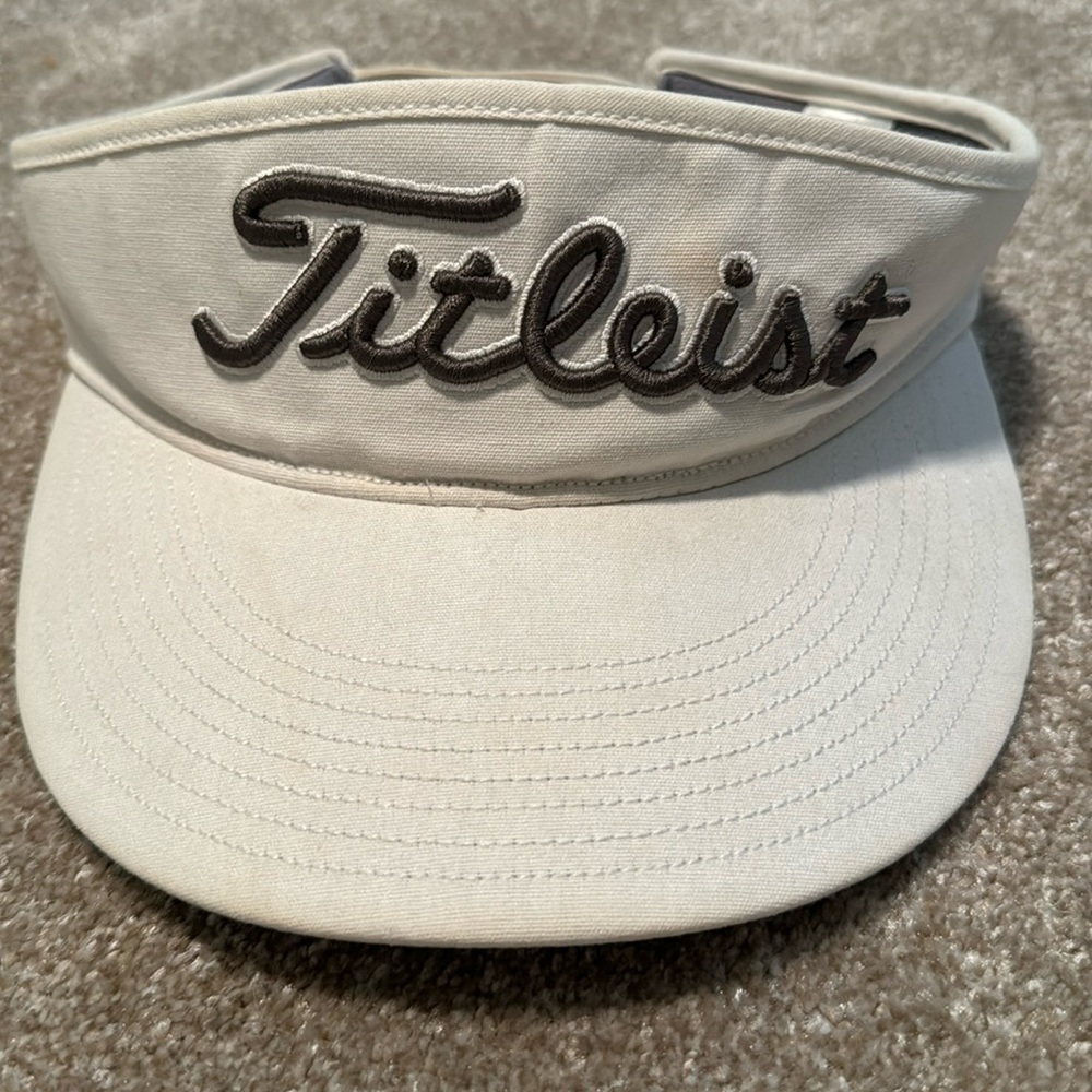 Titleist Men’s Golf Visor - Adjustable